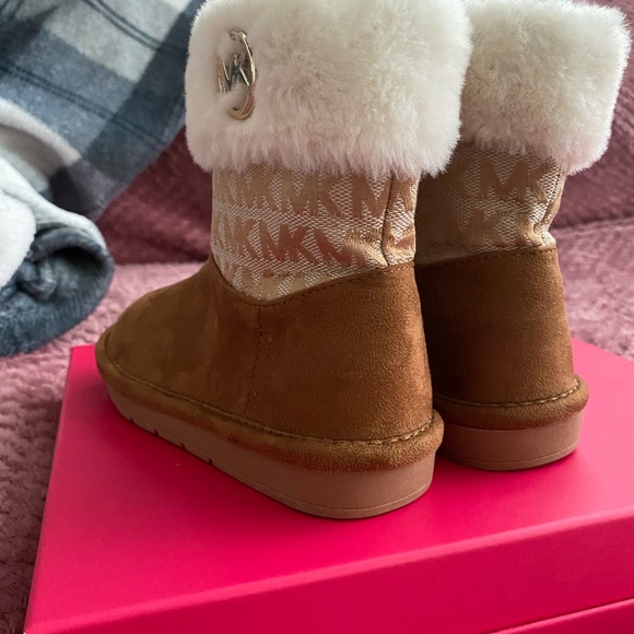 Boots - Picture 2 of 11